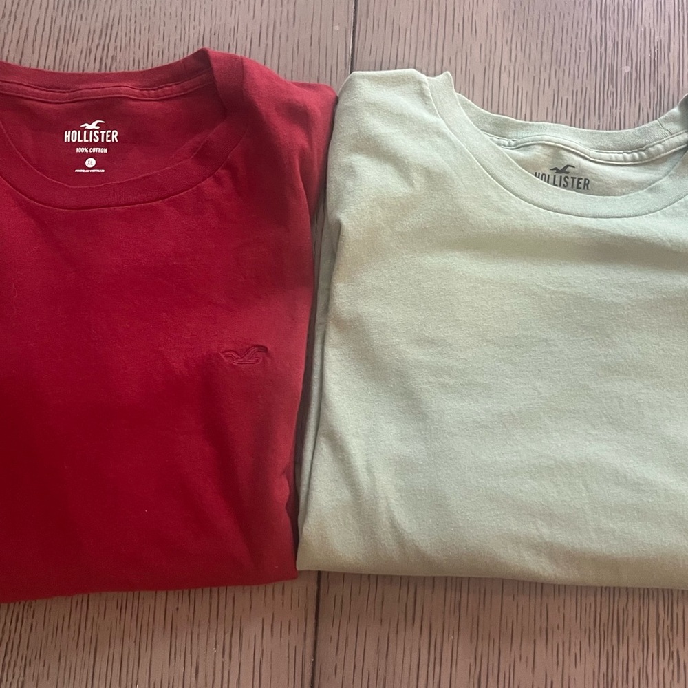 Hollister Men's Short Sleeve Tees set of (2) in Deep Red / Wine and Light Green